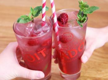 Mocktail badoit rouge et framboise 